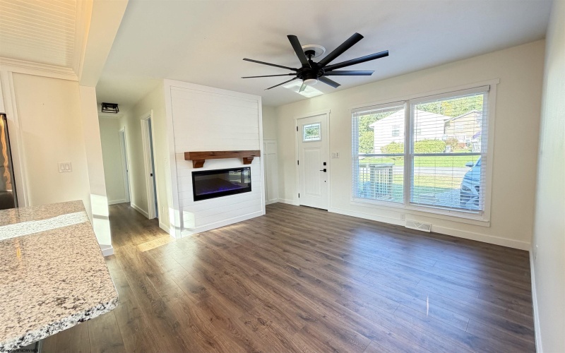 5263 woodland Drive, Clarksburg, West Virginia 26301-9336, 4 Bedroom Bedrooms, 7 Room Rooms,2 BathroomBathrooms,Single Family Detached,For Sale,woodland,0,10166751