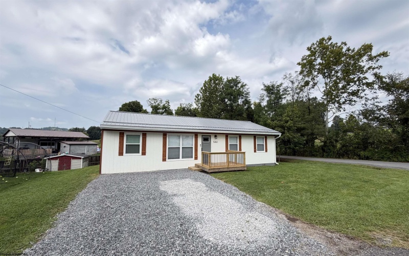 5263 woodland Drive, Clarksburg, West Virginia 26301-9336, 4 Bedroom Bedrooms, 7 Room Rooms,2 BathroomBathrooms,Single Family Detached,For Sale,woodland,0,10166751