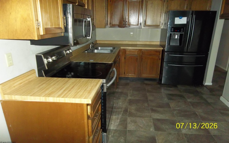 69 CARDINAL Lane, Grafton, West Virginia 26354, 3 Bedroom Bedrooms, 6 Room Rooms,2 BathroomBathrooms,Single Family Detached,For Sale,CARDINAL,0,10166768