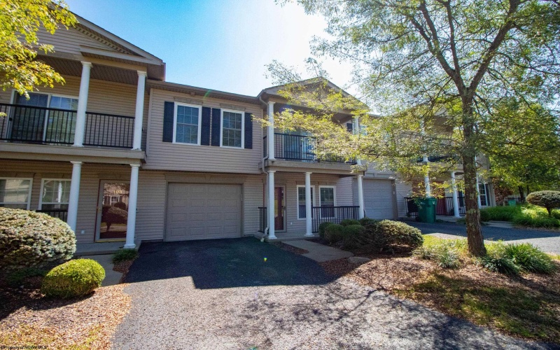 79 Barrington Court, Bridgeport, West Virginia 26330, 3 Bedroom Bedrooms, 5 Room Rooms,3 BathroomBathrooms,Single Family Attached,For Sale,Barrington,0,10166754