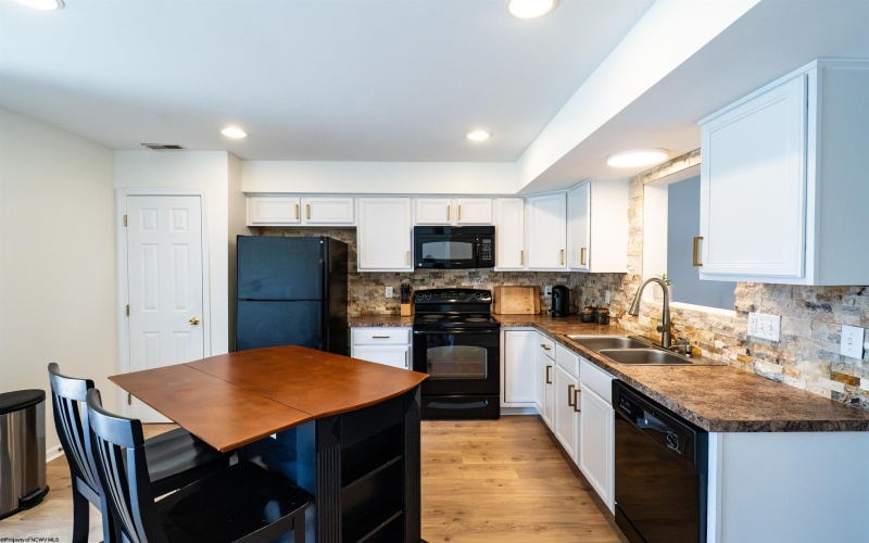 102 Park Place Drive, Morgantown, West Virginia 26508, 2 Bedroom Bedrooms, 5 Room Rooms,1 BathroomBathrooms,Single Family Attached,For Sale,Park Place,0,10166763