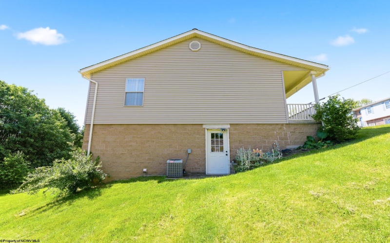 158 Kerry Way, Lost Creek, West Virginia 26385, 3 Bedroom Bedrooms, 6 Room Rooms,2 BathroomBathrooms,Single Family Detached,For Sale,Kerry,0,10165236