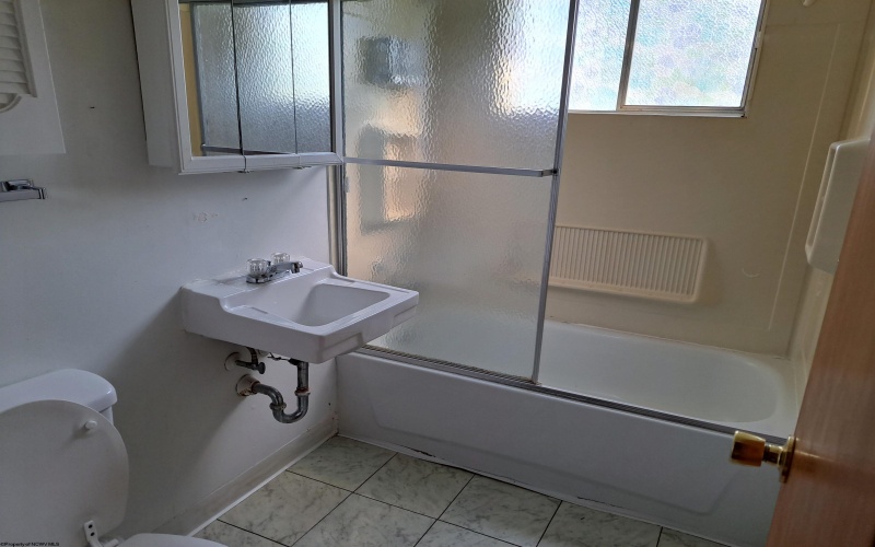 1606 Columbia Drive, Fairmont, West Virginia 26554, 2 Bedroom Bedrooms, 4 Room Rooms,1 BathroomBathrooms,Single Family Detached,For Sale,Columbia,0,10162102