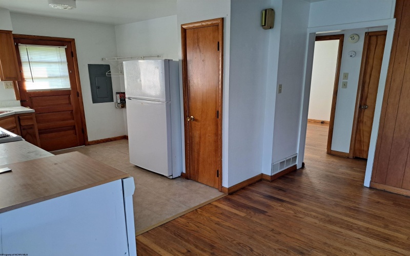 1606 Columbia Drive, Fairmont, West Virginia 26554, 2 Bedroom Bedrooms, 4 Room Rooms,1 BathroomBathrooms,Single Family Detached,For Sale,Columbia,0,10162102