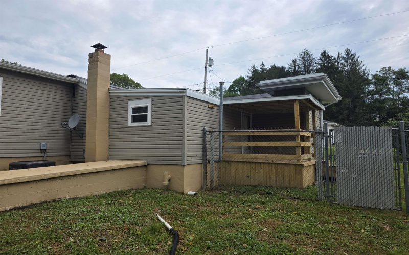 36 Park Street, Shinnston, West Virginia 26431, 3 Bedroom Bedrooms, 5 Room Rooms,1 BathroomBathrooms,Single Family Detached,For Sale,Park,0,10166756