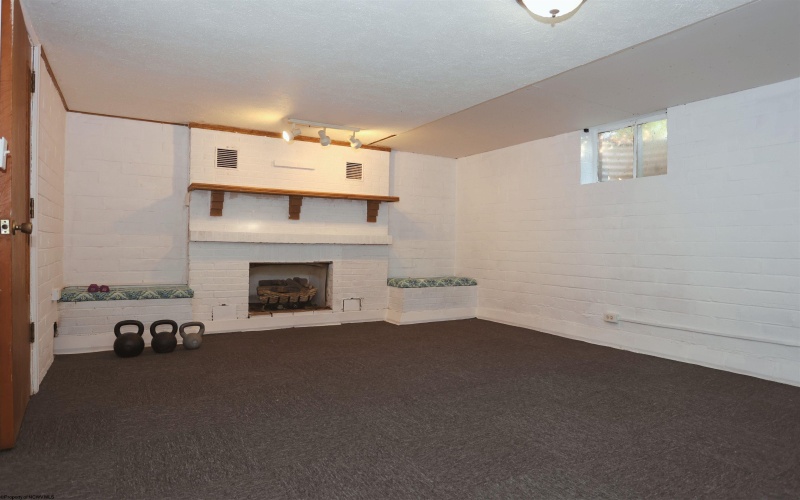 131 5th Street, Bridgeport, West Virginia 26330, 3 Bedroom Bedrooms, 8 Room Rooms,2 BathroomBathrooms,Single Family Detached,For Sale,5th,0,10166761