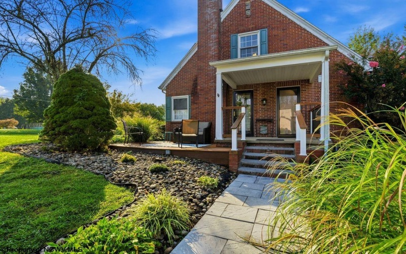 131 5th Street, Bridgeport, West Virginia 26330, 3 Bedroom Bedrooms, 8 Room Rooms,2 BathroomBathrooms,Single Family Detached,For Sale,5th,0,10166761