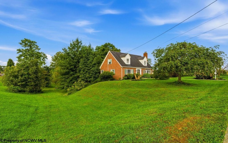 131 5th Street, Bridgeport, West Virginia 26330, 3 Bedroom Bedrooms, 8 Room Rooms,2 BathroomBathrooms,Single Family Detached,For Sale,5th,0,10166761