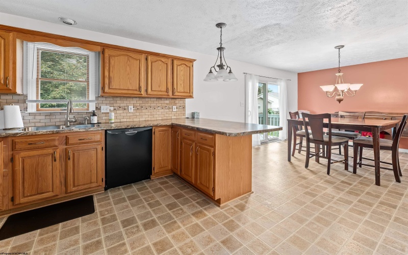 224 Aurora Drive, Morgantown, West Virginia 26508, 3 Bedroom Bedrooms, 6 Room Rooms,2 BathroomBathrooms,Single Family Detached,For Sale,Aurora,0,10166760
