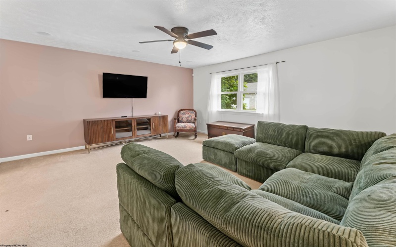224 Aurora Drive, Morgantown, West Virginia 26508, 3 Bedroom Bedrooms, 6 Room Rooms,2 BathroomBathrooms,Single Family Detached,For Sale,Aurora,0,10166760