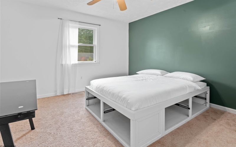 224 Aurora Drive, Morgantown, West Virginia 26508, 3 Bedroom Bedrooms, 6 Room Rooms,2 BathroomBathrooms,Single Family Detached,For Sale,Aurora,0,10166760