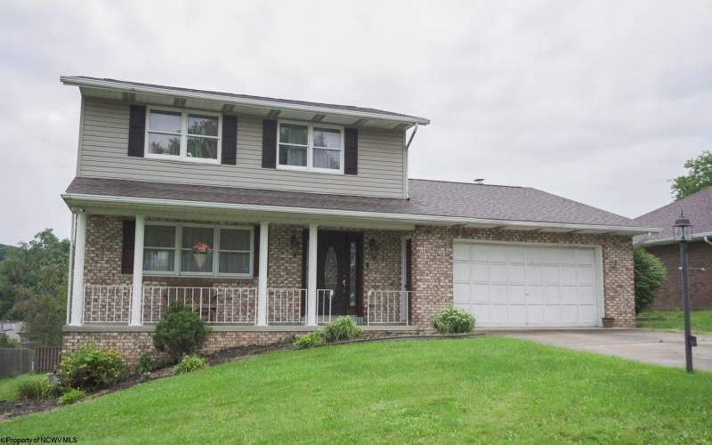 204 David Drive, Uniontown, West Virginia 15401, 3 Bedroom Bedrooms, 9 Room Rooms,2 BathroomBathrooms,Single Family Detached,For Sale,David,0,10166762