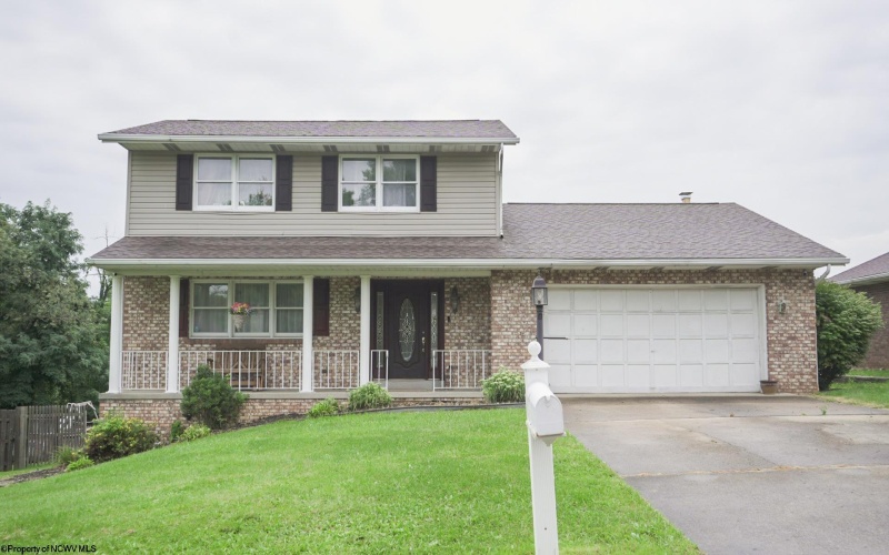204 David Drive, Uniontown, West Virginia 15401, 3 Bedroom Bedrooms, 9 Room Rooms,2 BathroomBathrooms,Single Family Detached,For Sale,David,0,10166762