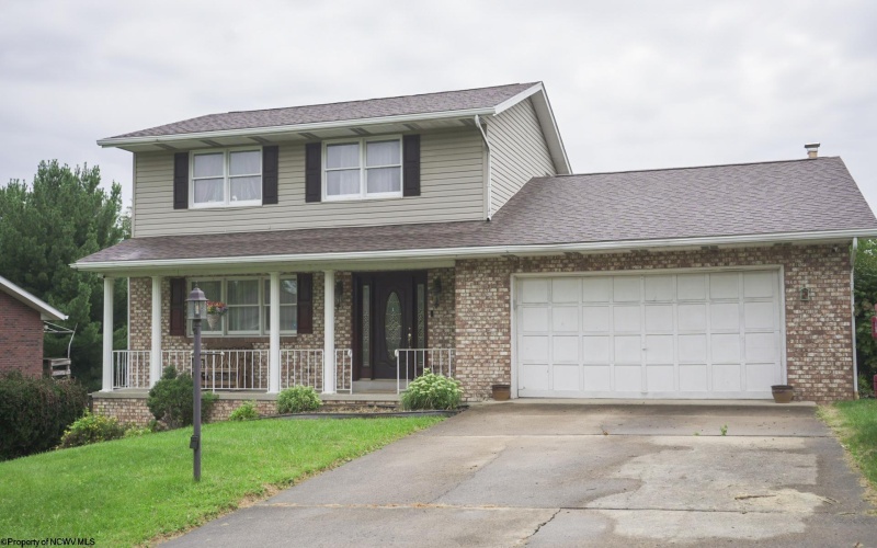 204 David Drive, Uniontown, West Virginia 15401, 3 Bedroom Bedrooms, 9 Room Rooms,2 BathroomBathrooms,Single Family Detached,For Sale,David,0,10166762