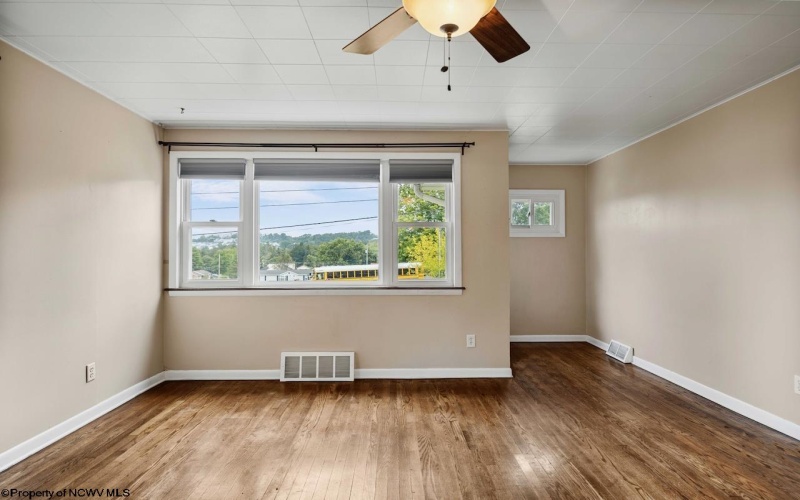 1404 Buckhannon Avenue, Morgantown, West Virginia 26508, 2 Bedroom Bedrooms, 6 Room Rooms,1 BathroomBathrooms,Single Family Detached,For Sale,Buckhannon,0,10166759