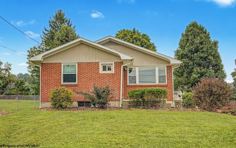 1404 Buckhannon Avenue, Morgantown, West Virginia 26508, 2 Bedroom Bedrooms, 6 Room Rooms,1 BathroomBathrooms,Single Family Detached,For Sale,Buckhannon,0,10166759