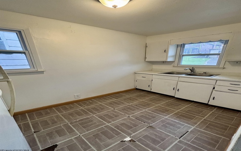1207 25th Street, Clarksburg, West Virginia 26301, 1 Bedroom Bedrooms, 3 Room Rooms,1 BathroomBathrooms,Single Family Detached,For Sale,25th,0,10166770