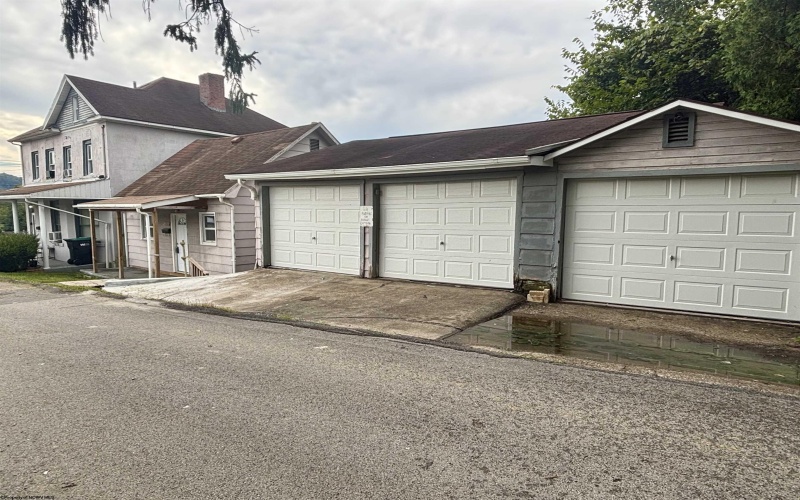 1207 25th Street, Clarksburg, West Virginia 26301, 1 Bedroom Bedrooms, 3 Room Rooms,1 BathroomBathrooms,Single Family Detached,For Sale,25th,0,10166770