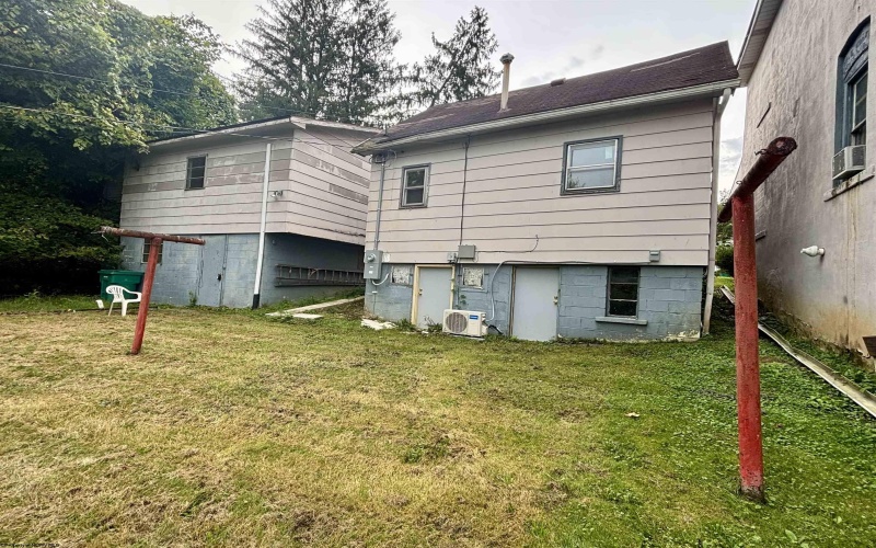 1207 25th Street, Clarksburg, West Virginia 26301, 1 Bedroom Bedrooms, 3 Room Rooms,1 BathroomBathrooms,Single Family Detached,For Sale,25th,0,10166770