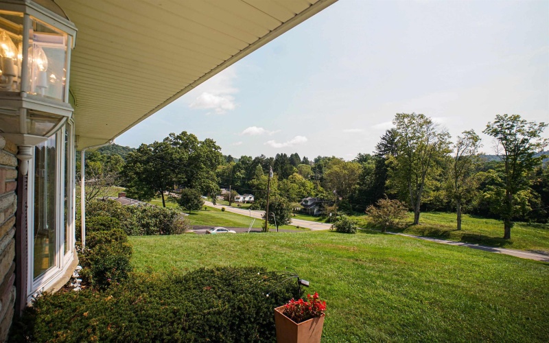 3608 Freedom Highway, Fairmont, West Virginia 26554, 3 Bedroom Bedrooms, 8 Room Rooms,2 BathroomBathrooms,Single Family Detached,For Sale,Freedom,0,10166769