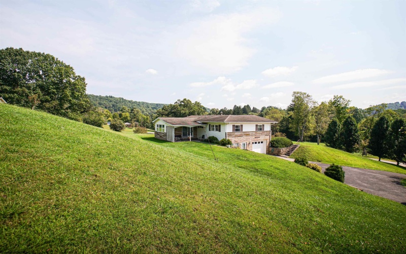 3608 Freedom Highway, Fairmont, West Virginia 26554, 3 Bedroom Bedrooms, 8 Room Rooms,2 BathroomBathrooms,Single Family Detached,For Sale,Freedom,0,10166769