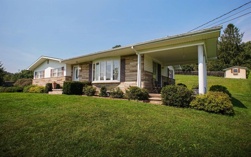 3608 Freedom Highway, Fairmont, West Virginia 26554, 3 Bedroom Bedrooms, 8 Room Rooms,2 BathroomBathrooms,Single Family Detached,For Sale,Freedom,0,10166769