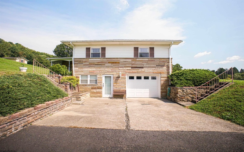 3608 Freedom Highway, Fairmont, West Virginia 26554, 3 Bedroom Bedrooms, 8 Room Rooms,2 BathroomBathrooms,Single Family Detached,For Sale,Freedom,0,10166769