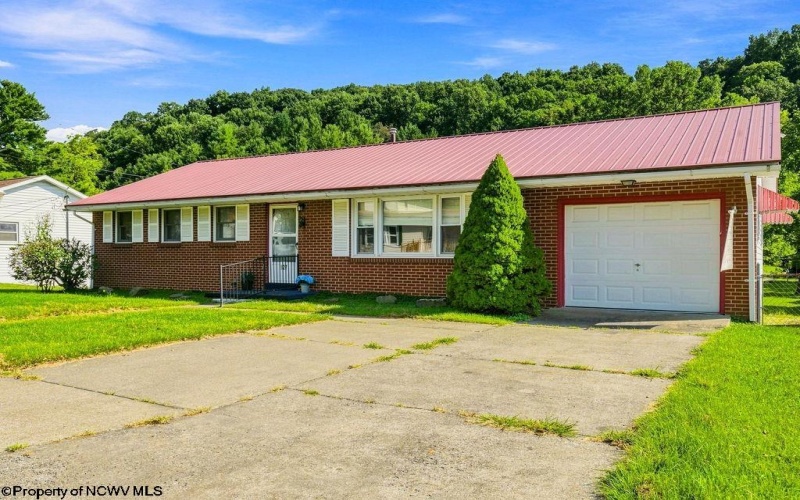 127 Carol Street, Buckhannon, West Virginia 26201, 3 Bedroom Bedrooms, 5 Room Rooms,1 BathroomBathrooms,Single Family Detached,For Sale,Carol,0,10166771