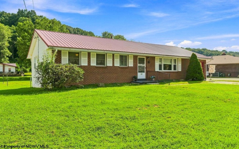 127 Carol Street, Buckhannon, West Virginia 26201, 3 Bedroom Bedrooms, 5 Room Rooms,1 BathroomBathrooms,Single Family Detached,For Sale,Carol,0,10166771