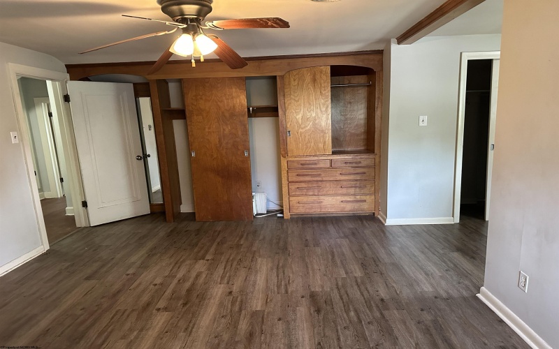 396 Laurel Street, Morgantown, West Virginia 26505, 6 Bedroom Bedrooms, 11 Room Rooms,3 BathroomBathrooms,Single Family Detached,For Sale,Laurel,0,10165102
