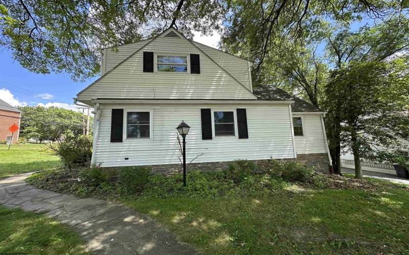396 Laurel Street, Morgantown, West Virginia 26505, 6 Bedroom Bedrooms, 11 Room Rooms,3 BathroomBathrooms,Single Family Detached,For Sale,Laurel,0,10165102