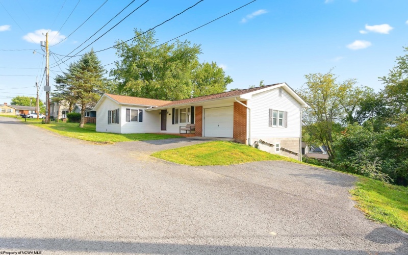 436 Riley Street, Morgantown, West Virginia 26505, 3 Bedroom Bedrooms, 6 Room Rooms,3 BathroomBathrooms,Single Family Detached,For Sale,Riley,0,10166781 436 Riley Street, Morgantown, West Virginia 26505, 3 Bedroom Bedrooms, 6 Room Rooms,3 BathroomBathrooms,Single Family Detached,For Sale,Riley,0,10166781