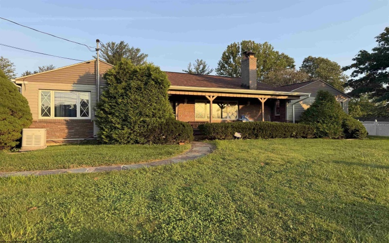 3 Erwin Lane, Fairmont, West Virginia 26554, 3 Bedroom Bedrooms, 8 Room Rooms,3 BathroomBathrooms,Single Family Detached,For Sale,Erwin,0,10166796