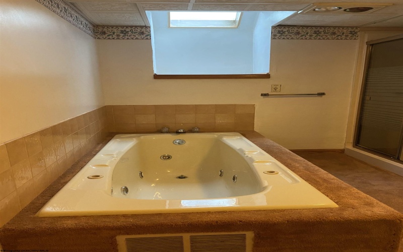 3 Erwin Lane, Fairmont, West Virginia 26554, 3 Bedroom Bedrooms, 8 Room Rooms,3 BathroomBathrooms,Single Family Detached,For Sale,Erwin,0,10166796