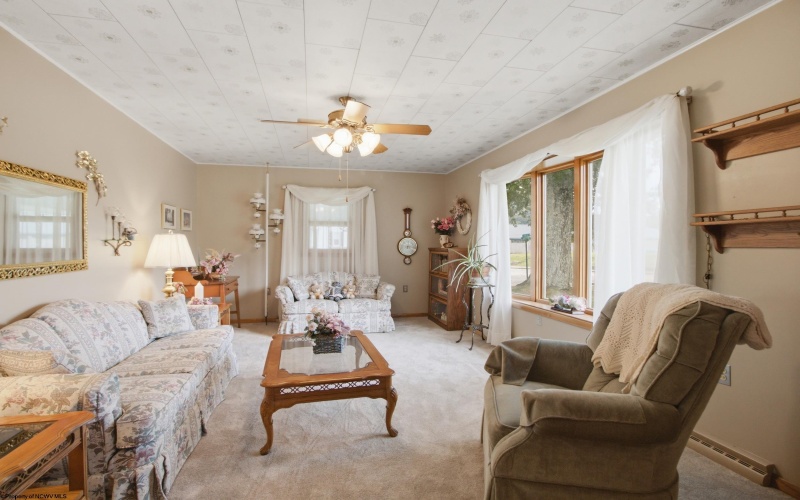 60 Stuart Avenue, West Union, West Virginia 26456-0000, 3 Bedroom Bedrooms, 7 Room Rooms,2 BathroomBathrooms,Single Family Detached,For Sale,Stuart,0,10166815