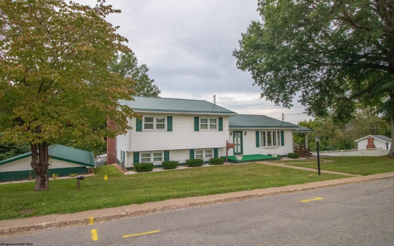 60 Stuart Avenue, West Union, West Virginia 26456-0000, 3 Bedroom Bedrooms, 7 Room Rooms,2 BathroomBathrooms,Single Family Detached,For Sale,Stuart,0,10166815
