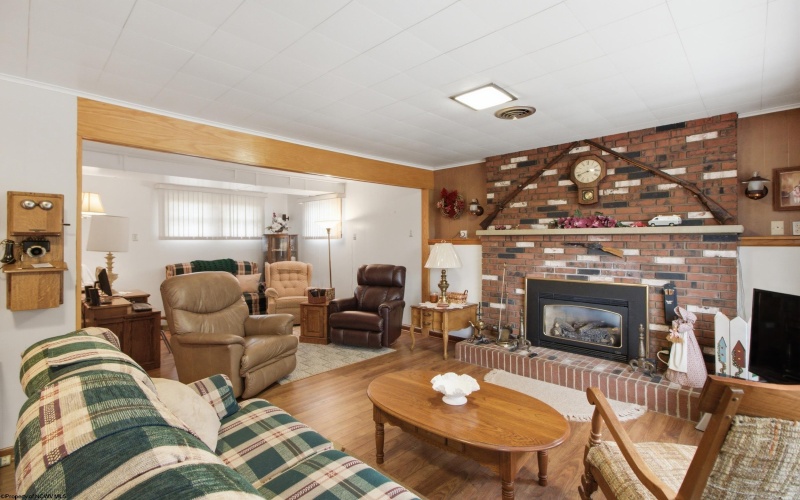 60 Stuart Avenue, West Union, West Virginia 26456-0000, 3 Bedroom Bedrooms, 7 Room Rooms,2 BathroomBathrooms,Single Family Detached,For Sale,Stuart,0,10166815