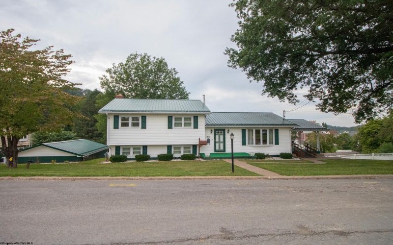 60 Stuart Avenue, West Union, West Virginia 26456-0000, 3 Bedroom Bedrooms, 7 Room Rooms,2 BathroomBathrooms,Single Family Detached,For Sale,Stuart,0,10166815