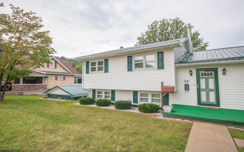 60 Stuart Avenue, West Union, West Virginia 26456-0000, 3 Bedroom Bedrooms, 7 Room Rooms,2 BathroomBathrooms,Single Family Detached,For Sale,Stuart,0,10166815