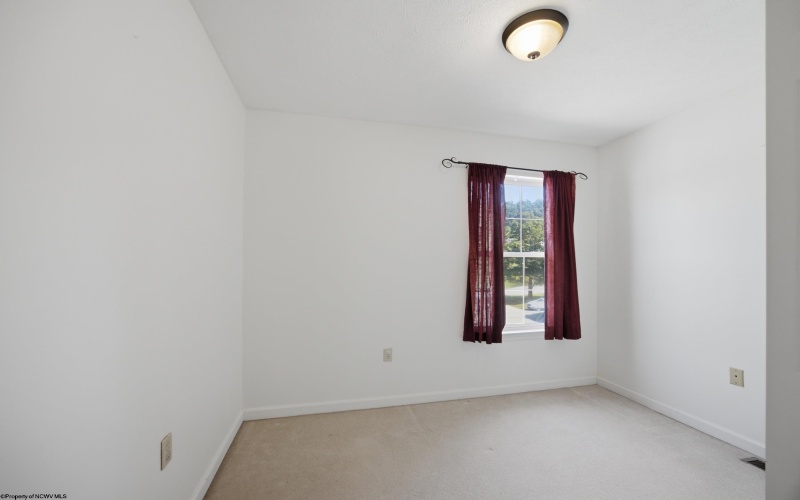 32 Fairway Drive, Mount Clare, West Virginia 26408, 3 Bedroom Bedrooms, 7 Room Rooms,2 BathroomBathrooms,Single Family Attached,For Sale,Fairway,0,10166813
