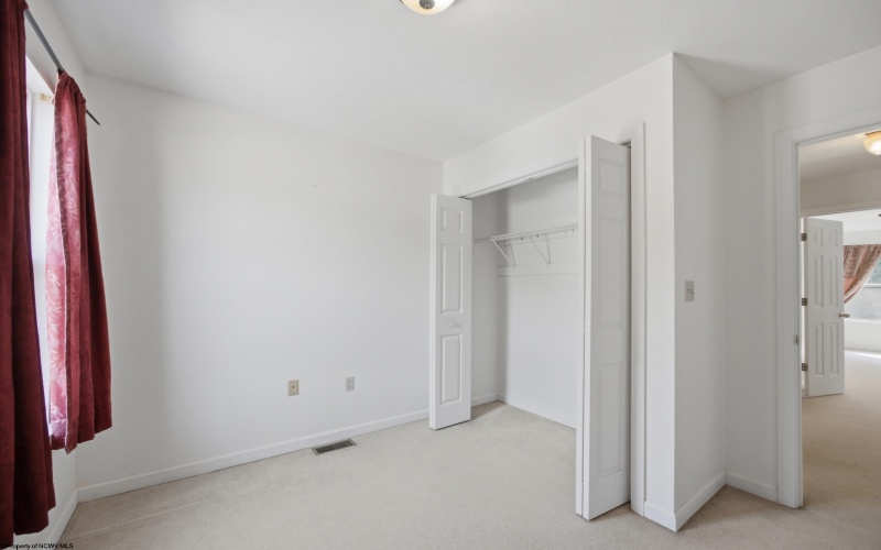 32 Fairway Drive, Mount Clare, West Virginia 26408, 3 Bedroom Bedrooms, 7 Room Rooms,2 BathroomBathrooms,Single Family Attached,For Sale,Fairway,0,10166813