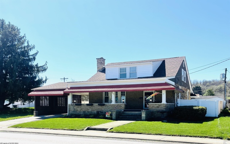 603 Pike Street, Barrackville, West Virginia 26559, 3 Bedroom Bedrooms, 9 Room Rooms,2 BathroomBathrooms,Single Family Detached,For Sale,Pike,0,10164140