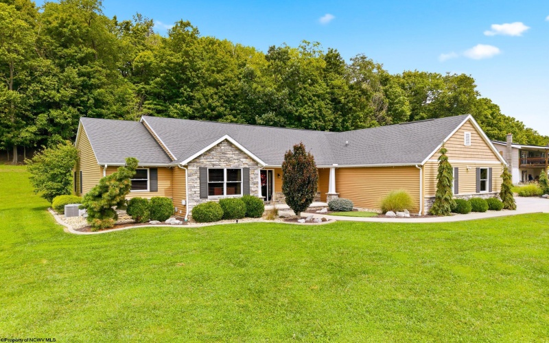 301 Stockett Road, Morgantown, West Virginia 26508, 4 Bedroom Bedrooms, 7 Room Rooms,3 BathroomBathrooms,Single Family Detached,For Sale,Stockett,0,10166805