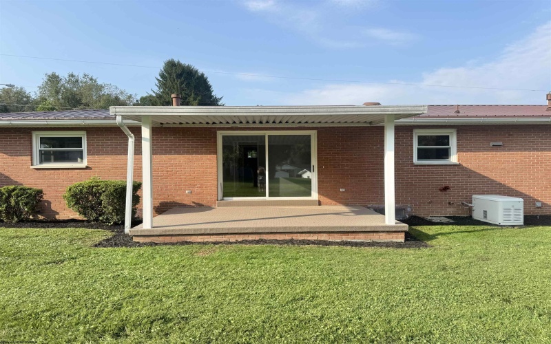1613 Russell Court, Fairmont, West Virginia 26554, 3 Bedroom Bedrooms, 8 Room Rooms,2 BathroomBathrooms,Single Family Detached,For Sale,Russell,0,10166807