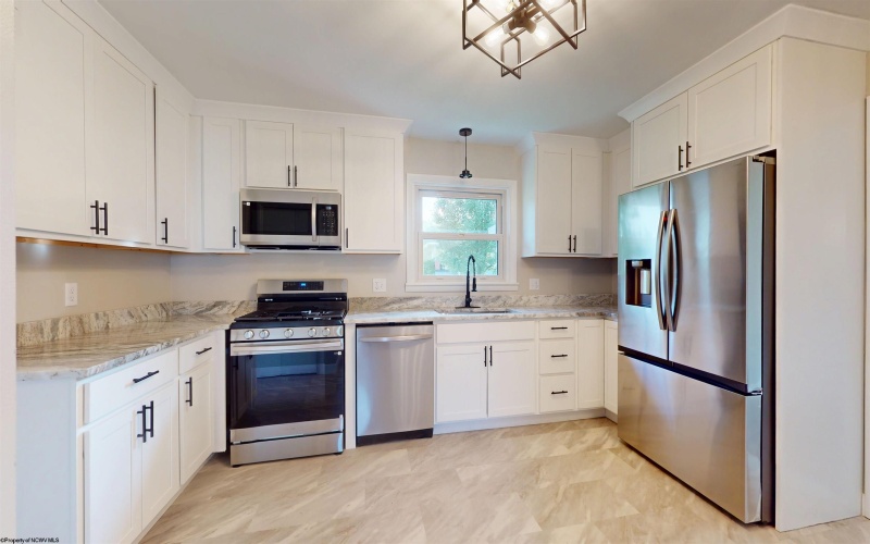 1613 Russell Court, Fairmont, West Virginia 26554, 3 Bedroom Bedrooms, 8 Room Rooms,2 BathroomBathrooms,Single Family Detached,For Sale,Russell,0,10166807