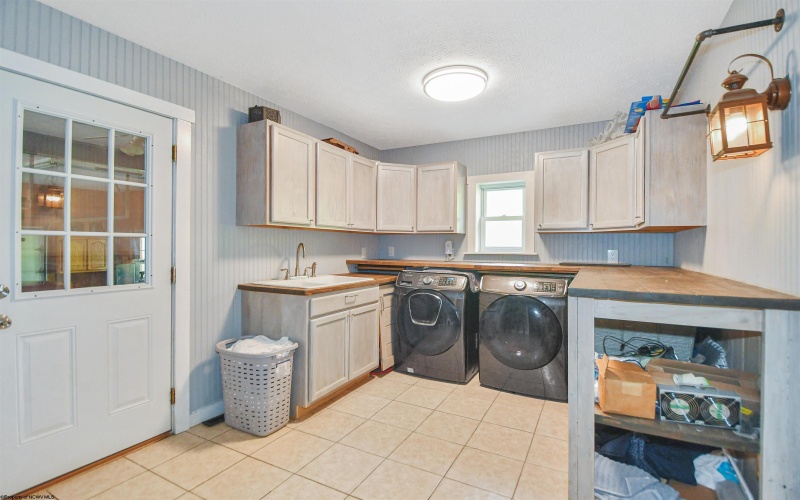 102 Saffel Hill Drive, Grafton, West Virginia 26354, 5 Bedroom Bedrooms, 14 Room Rooms,3 BathroomBathrooms,Single Family Detached,For Sale,Saffel Hill,0,10166824