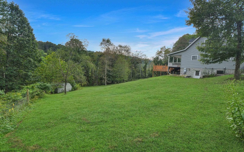102 Saffel Hill Drive, Grafton, West Virginia 26354, 5 Bedroom Bedrooms, 14 Room Rooms,3 BathroomBathrooms,Single Family Detached,For Sale,Saffel Hill,0,10166824