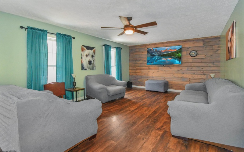 102 Saffel Hill Drive, Grafton, West Virginia 26354, 5 Bedroom Bedrooms, 14 Room Rooms,3 BathroomBathrooms,Single Family Detached,For Sale,Saffel Hill,0,10166824