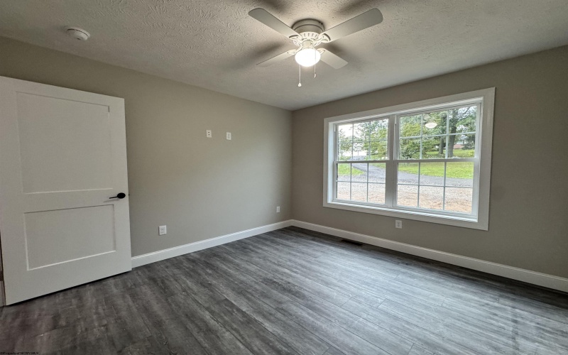 162 Fox Hill Lane, Fairmont, West Virginia 26554, 3 Bedroom Bedrooms, 6 Room Rooms,2 BathroomBathrooms,Single Family Detached,For Sale,Fox Hill,0,10166822