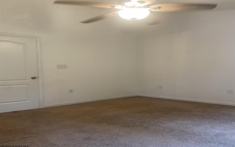203 Queensbury CT Court, White Hall, West Virginia 26554, 3 Bedroom Bedrooms, 7 Room Rooms,2 BathroomBathrooms,Single Family Attached,For Sale,Queensbury CT,0,10166827